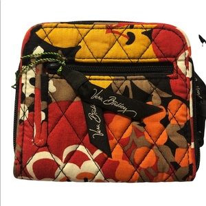 VERA Bradley NWT Bitter Sweet retired 2013 red interior. Excellent condition